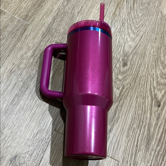 Stanley Cup Limited Edition Valentines Day Tumbler Cup 40 oz Berry Truffle - Picture 2 of 10